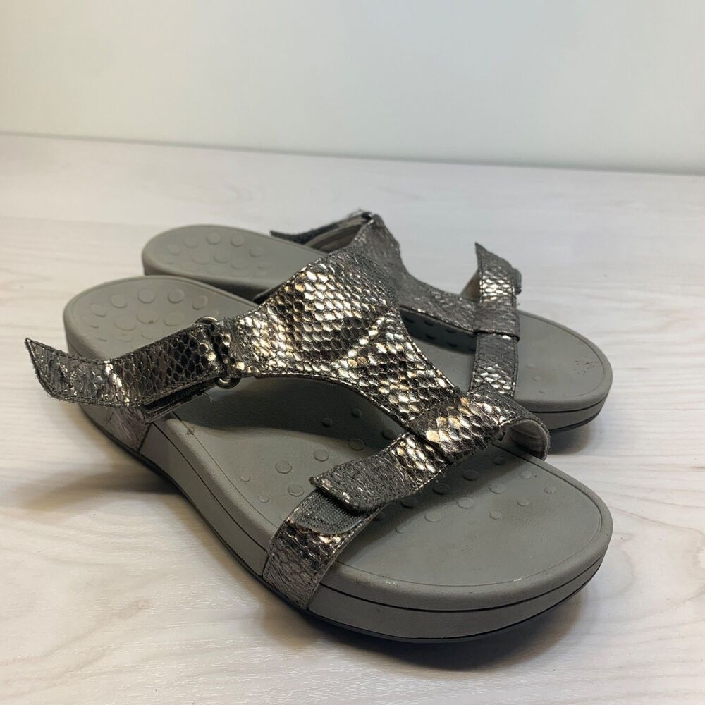 Vionic Ellie Metallic Snake Print Womens Size 7 Wide Width Pewter Sandals Shoes